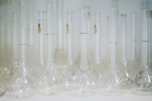 Precision optical glass measurement and inspection in laboratory