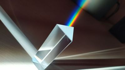 Factory Custom High-Quality K9 Optical Prisms - Right Angle, Equilateral, Penta, Dove, Corner Cube Prism for Laser & Measuring Instruments OEM ODM