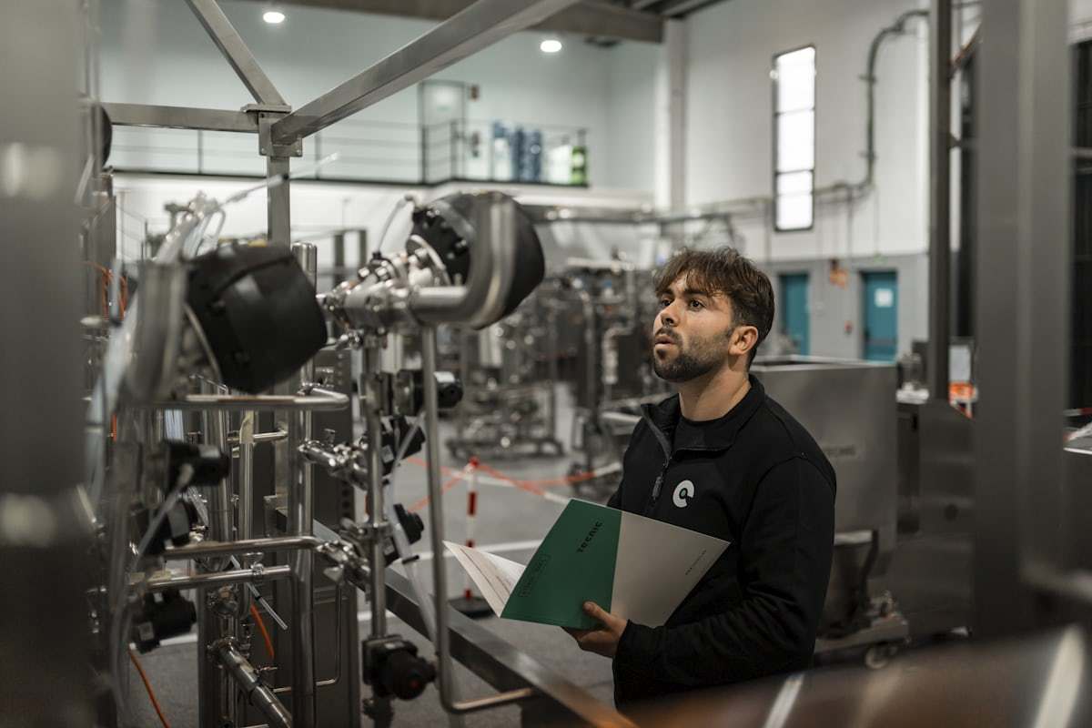 Quality inspection of BK7 optical components in a manufacturing environment