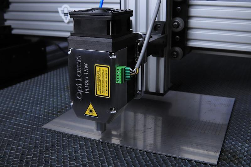 Felix Glass optical engineering team ready to deliver custom fused silica UV optical components