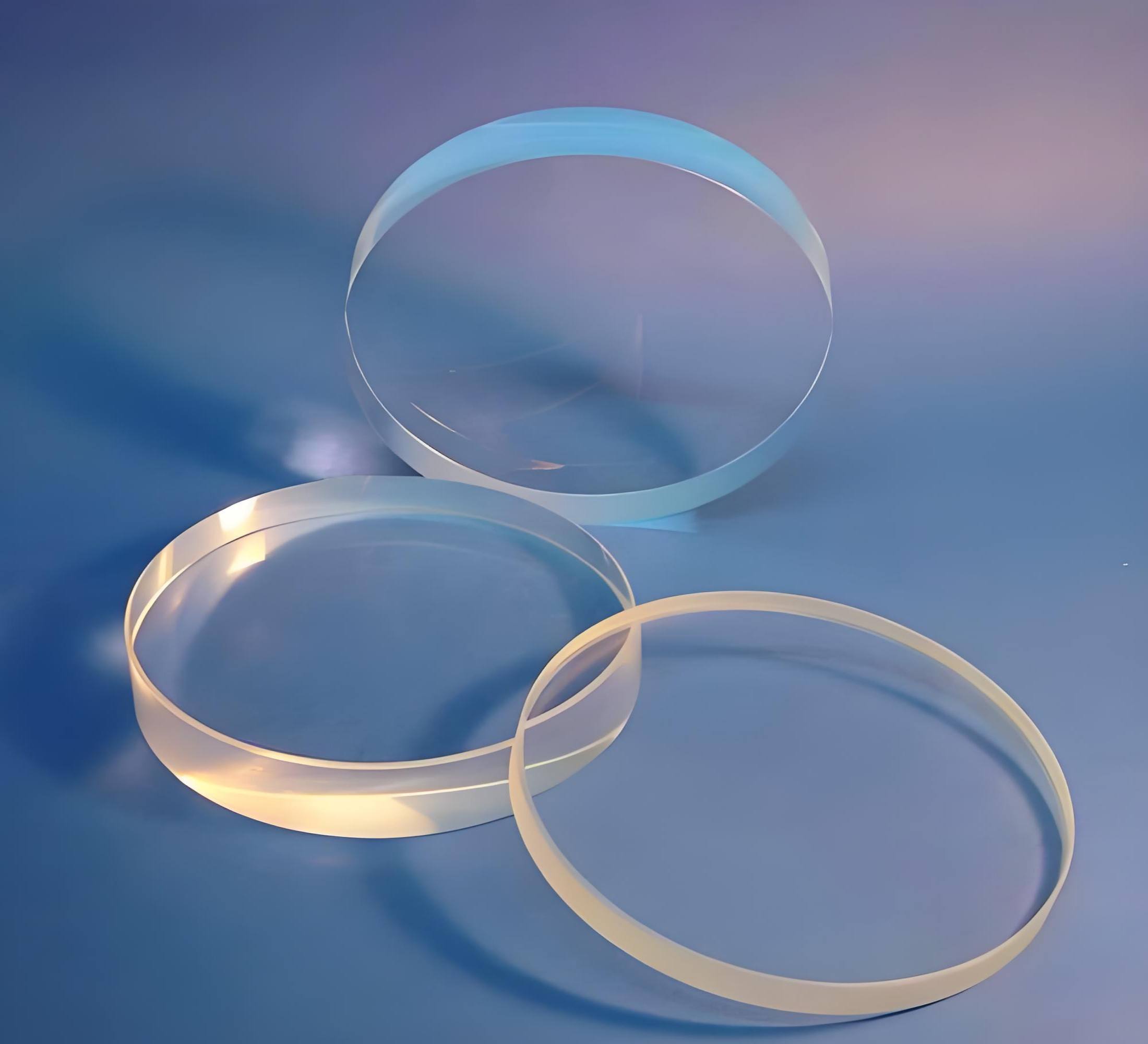Low birefringence sapphire optical window with broadband AR coating