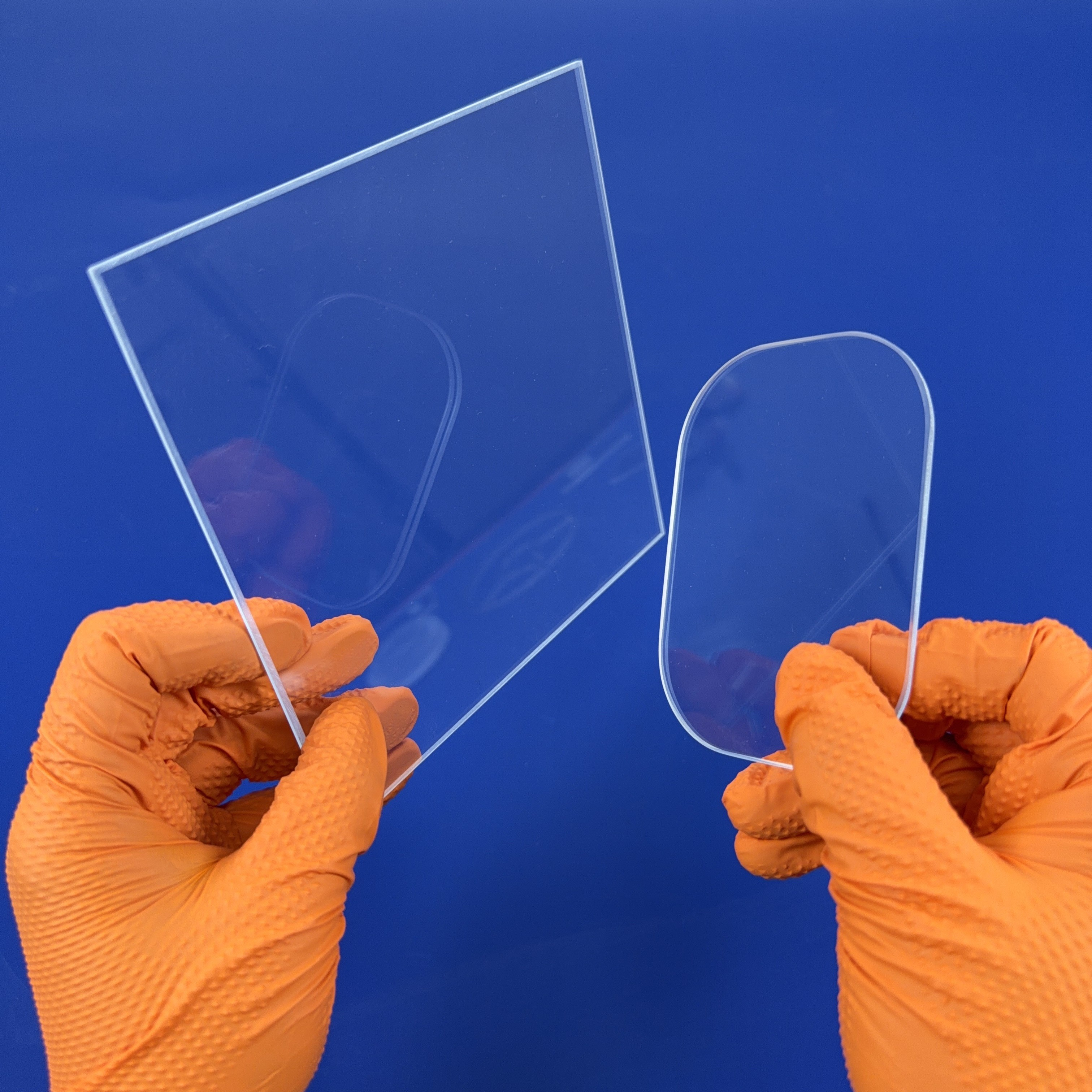 Fused silica UV optical window for laboratory spectrophotometer sample chamber