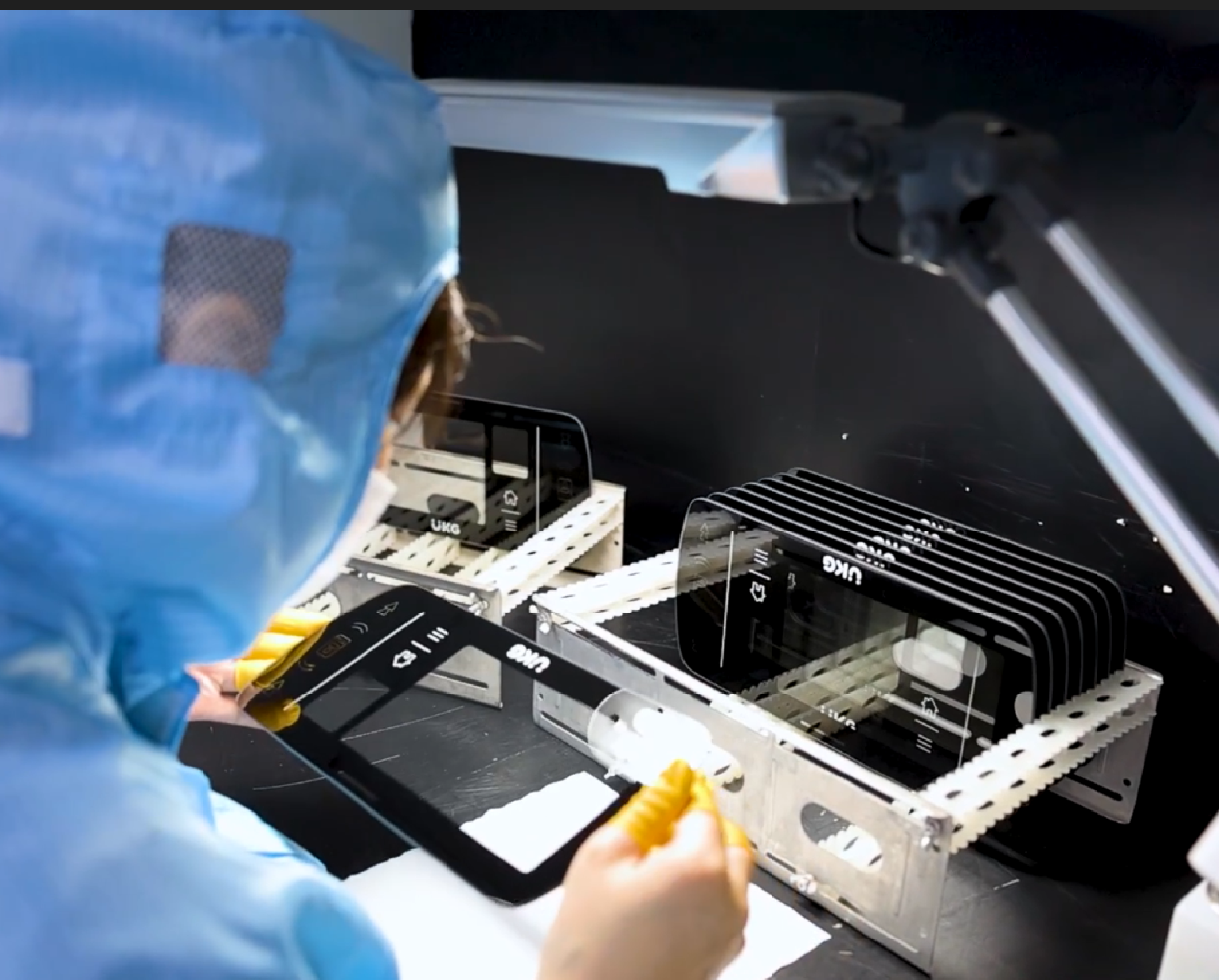 Precision dimension inspection for custom automotive display glass components