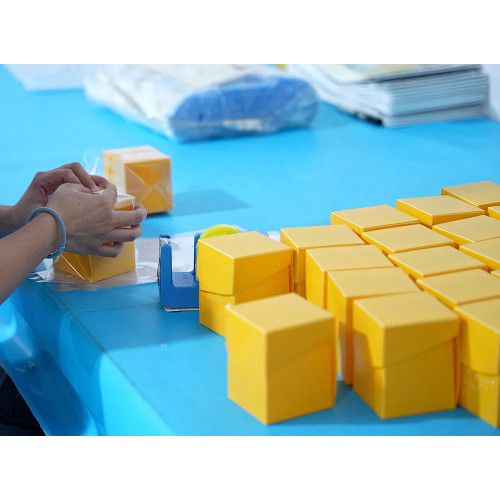 PP Plastic Game Card Storage Flip Deck Box with Dividers Plastic Card Deck Cases for Games Card Playing Card Trading Cards Sports Cards