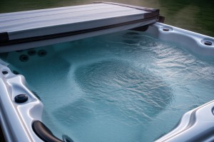 Burbujas en la cubierta del jacuzzi: causas y prevención a largo plazo