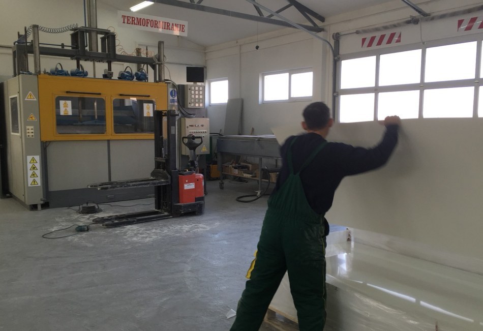 Acrylic sheet vacuum forming thermoforming machine for bathtub production