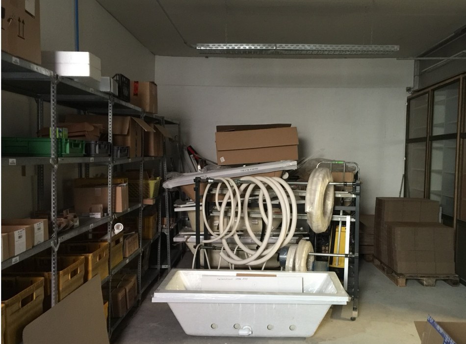 GPP assembly area in Bremen with PVC hoses spa jets and accessory shelves