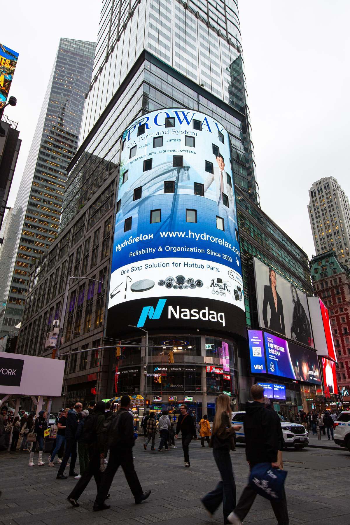 Hydrorelax and Proway hot tub parts campaign displayed on the Nasdaq Times Square billboard in New York
