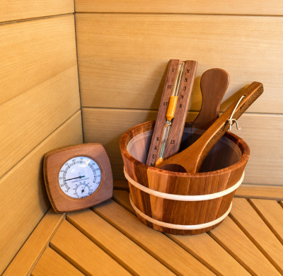 Sauna Bucket and Ladle Set YZ-003 | Wholesale | Canadian Cedar Bucket Ladle Set with 2 in 1 Thermometer & Hygrometer | B2B Bulk Supply