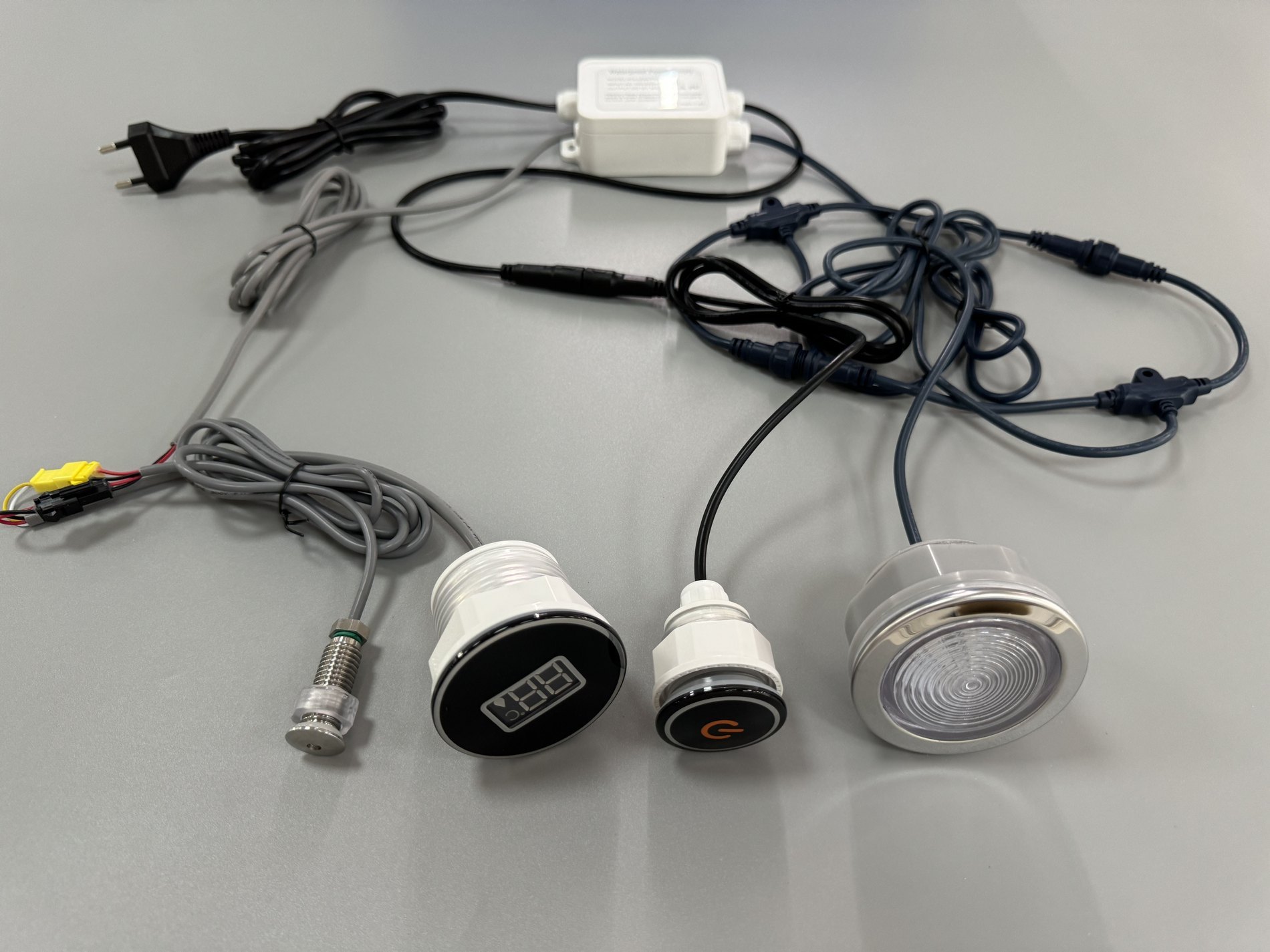 Integrated hot tub temperature system components