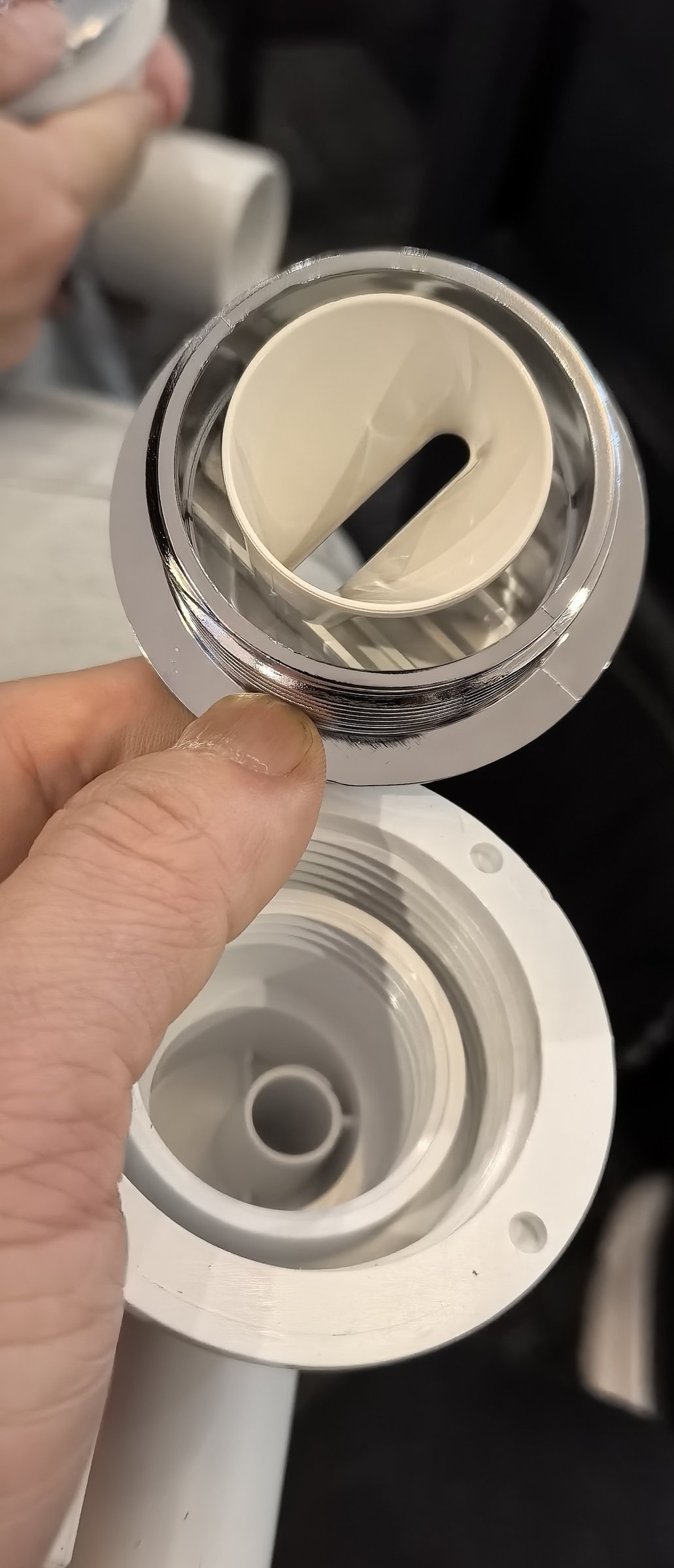 Inspecting the internal structure and threaded connection details of a whirlpool jet component