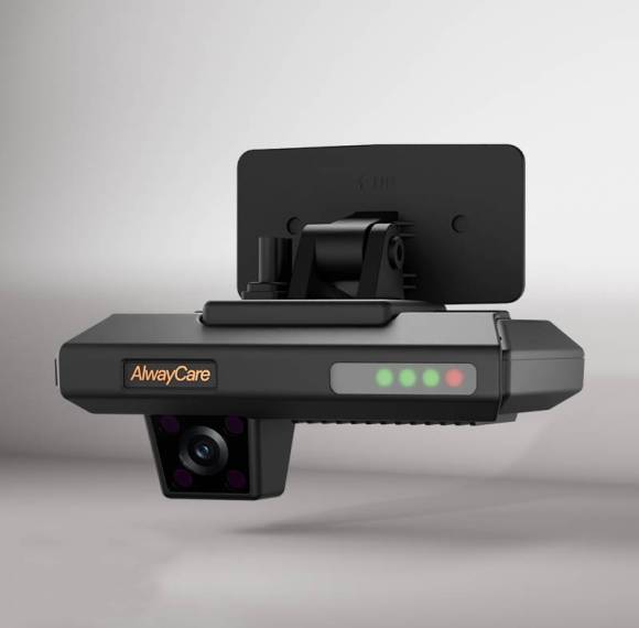 MR700 AI 行车记录仪，带 ADAS 和 DMS，适用于车队