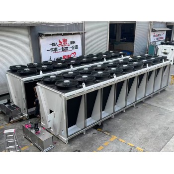 Custom Dry Cooler Free Cooling Systems in Liquid-cooled Data Center