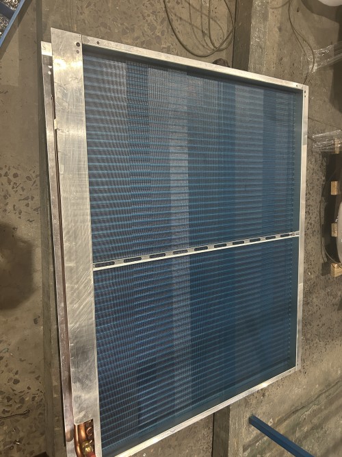 Индивидуальный однорядный обогреватель и двухрядный охладитель для теплицы в Нидерландах