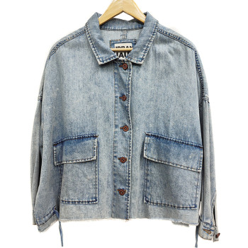 OEM ODM Regular Fit Pocketed Jean Jacket Supplier | Manufacturer Vintage Wash Denim Jacket With Front Pockets | Long Sleeve Jackets Factory