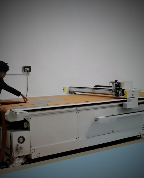Sample-to-bulk cutting and pattern control for streetwear OEM