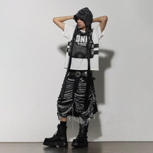 How Streetwear Brands Can Tap Into the Y2K Trend to Meet Modern Consumer Demands