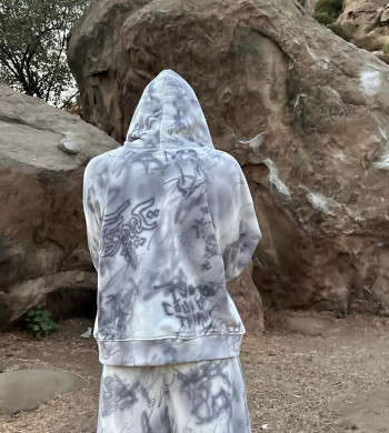 Guide to Hoodie Manufacturing: Best Manufacturers, Customization Options, and Care Tips