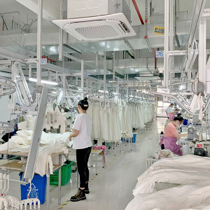 OEM vs ODM Clothing Manufacturing: The Ultimate Guide for Premium Streetwear Brands