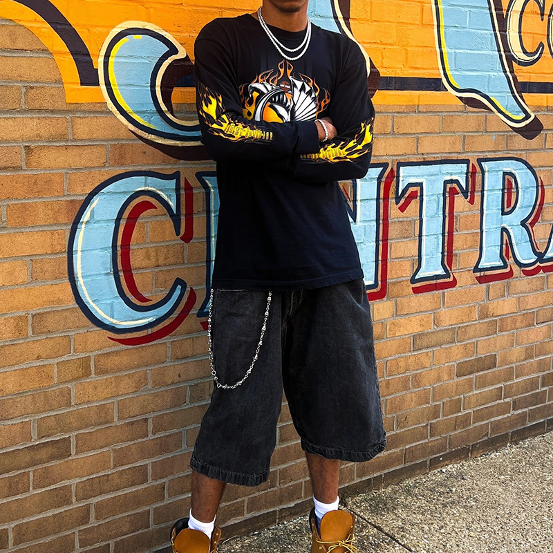 graphic t shirt factory, screen printed oversized tee, sustainable custom streetwear for North America and Europe