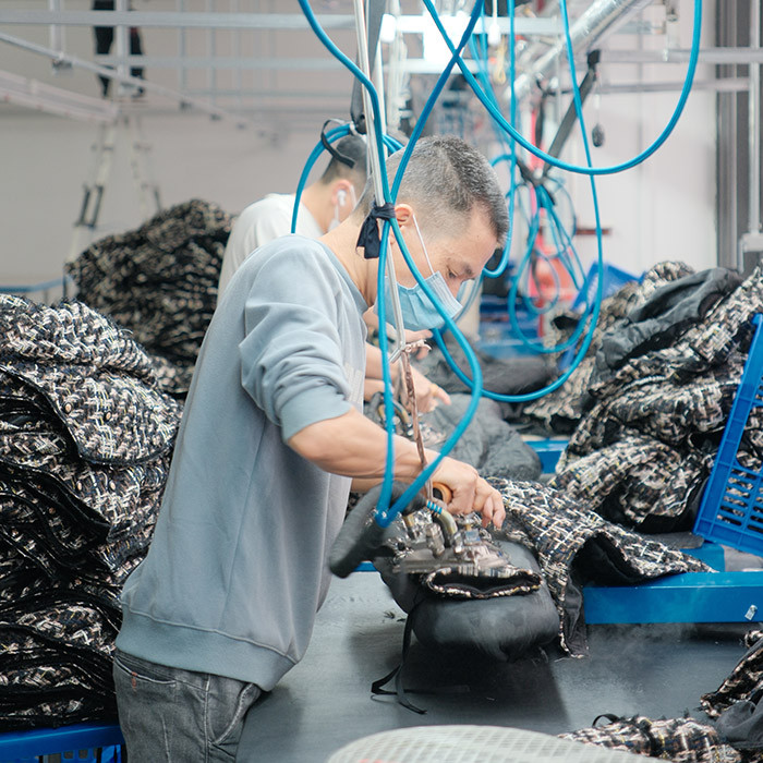 How to Choose Custom Streetwear Manufacturing Partners | Country Fit, Bulk Production Readiness, and Factory Risk