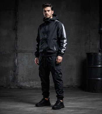 How Do Streetwear Manufacturers Incorporate Performance Technology Into Their Tracksuit Apparel?