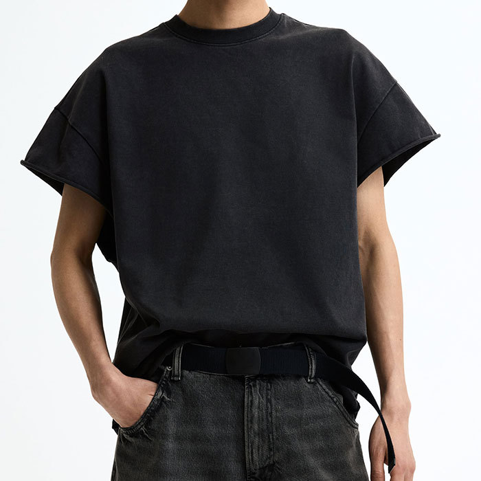 What Should Streetwear Brands Check Before Choosing a Unisex Graphic Tee Manufacturer?