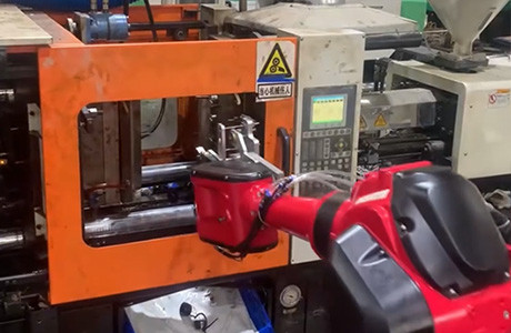 RBTC Injection Molding Handling Robot