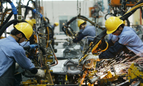 Do Industrial Robots Really Reduce Long-Term Costs? A Factory Perspective