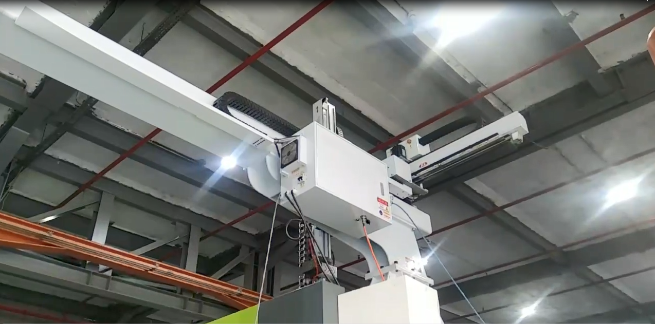 The tableware industry in South America achieves automation upgrade with industrial robots.