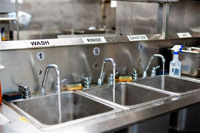 stainless steel kitchen sink