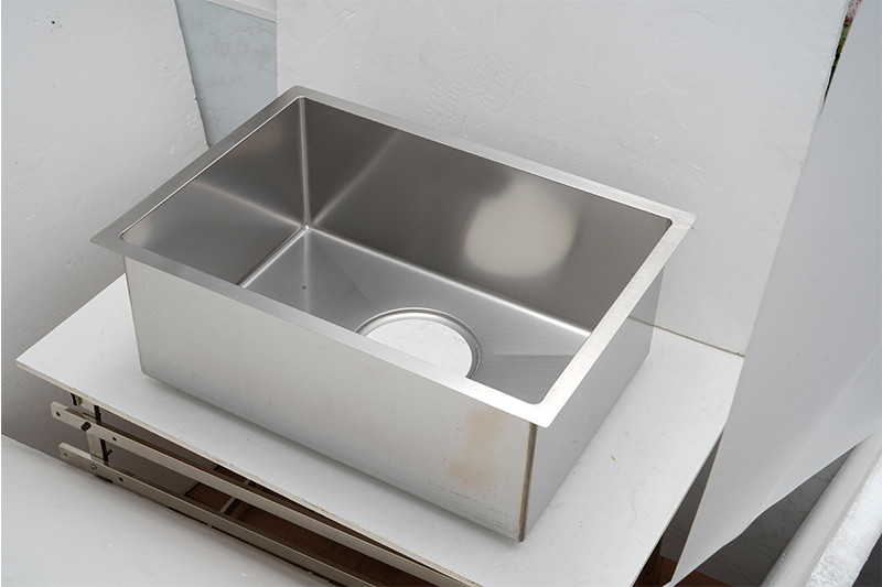 undermount single bowl kitchen sink