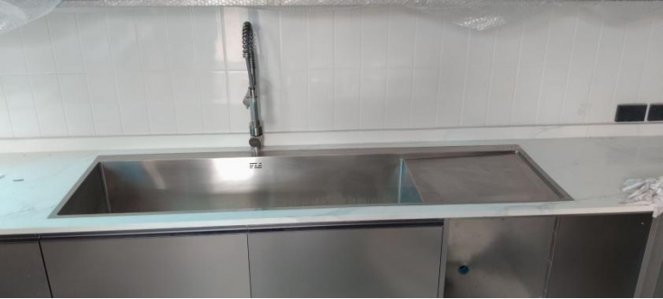 stainless steel kitchen sinks