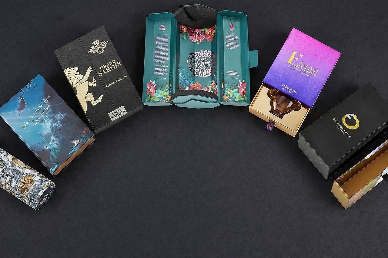Close-up Luxury Sunglasses Box