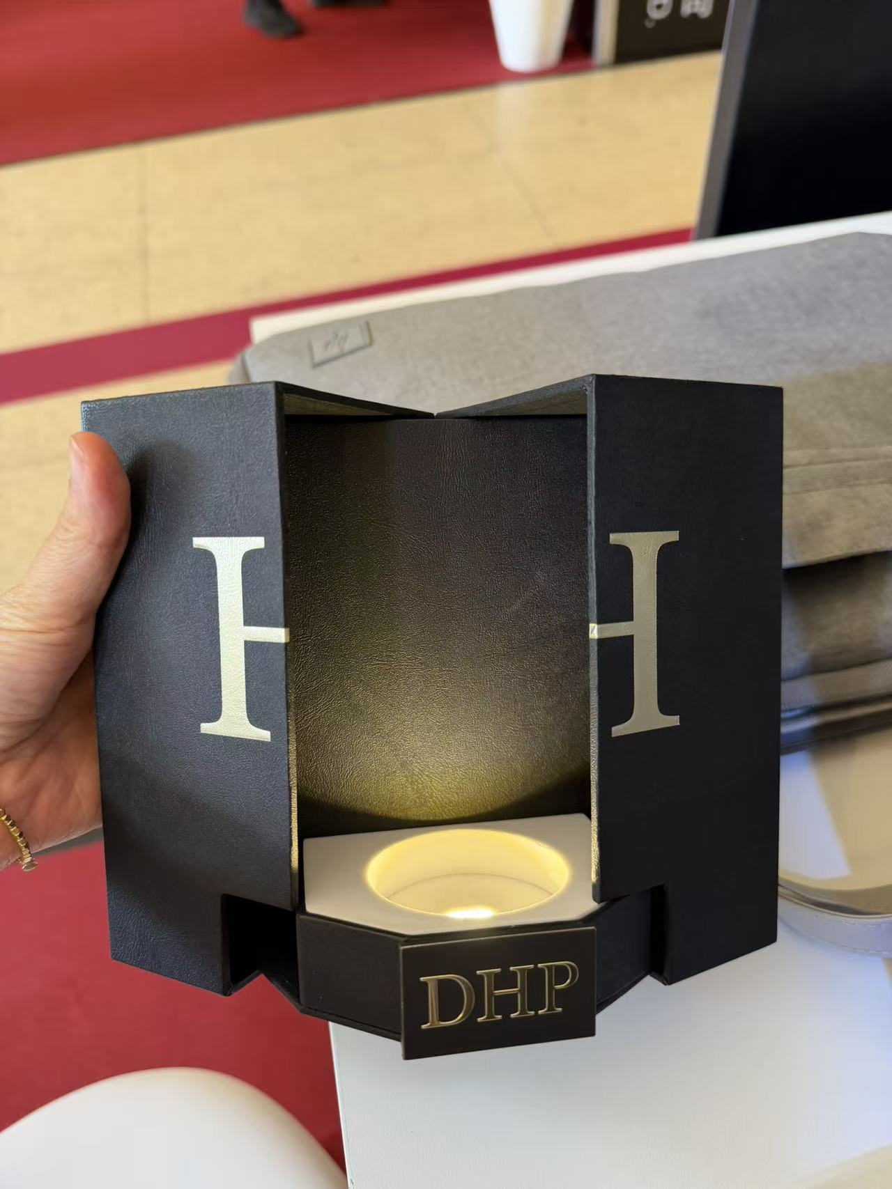 Close-up of Lid-Base Box