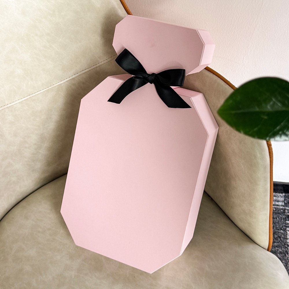 Custom rigid perfume box with protective insert for perfume bottles