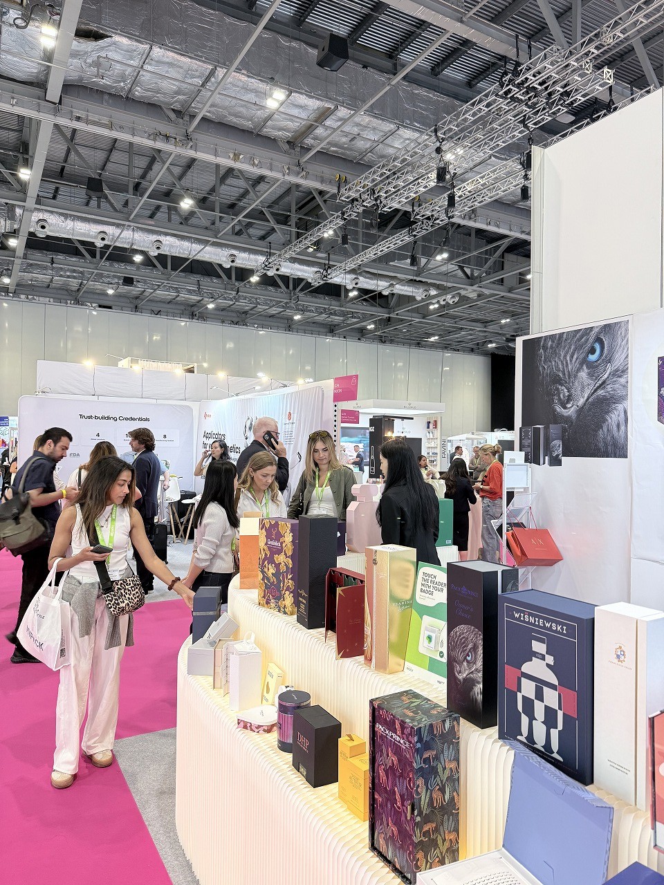 DHP Boxes team discussing sustainable packaging with buyers at London Packaging Week