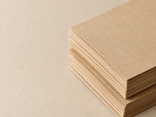 Recycled paper and board for premium packaging