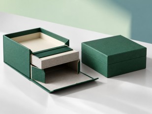 Open paper-based rigid box with sustainable insert