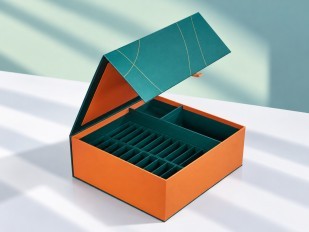 Precision paper insert inside custom packaging box