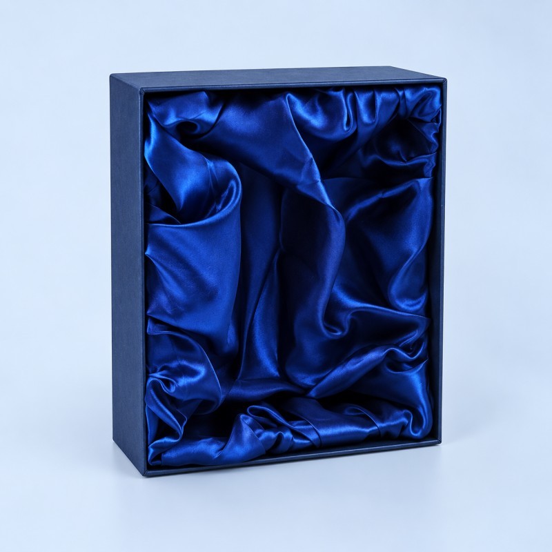 Fabric wrapped insert for luxury packaging