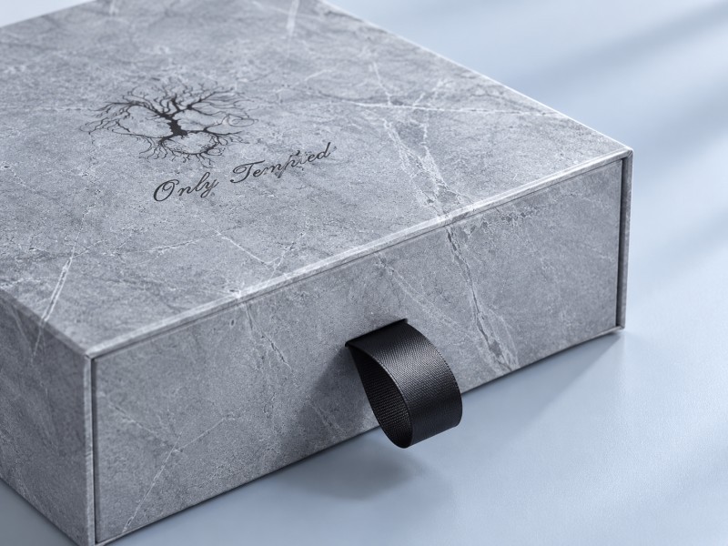 Custom pull tab opening for sliding drawer packaging