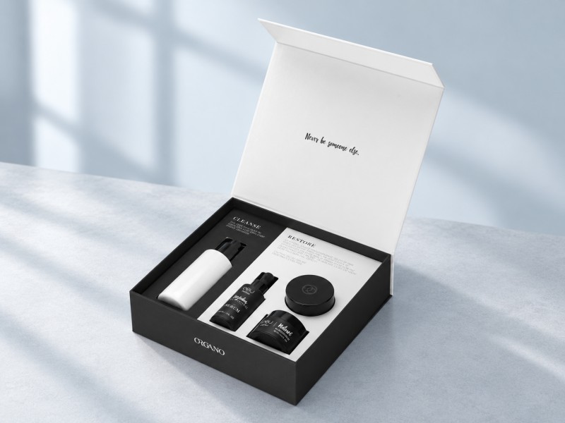 Magnetic closure packaging for cosmetics and skincare