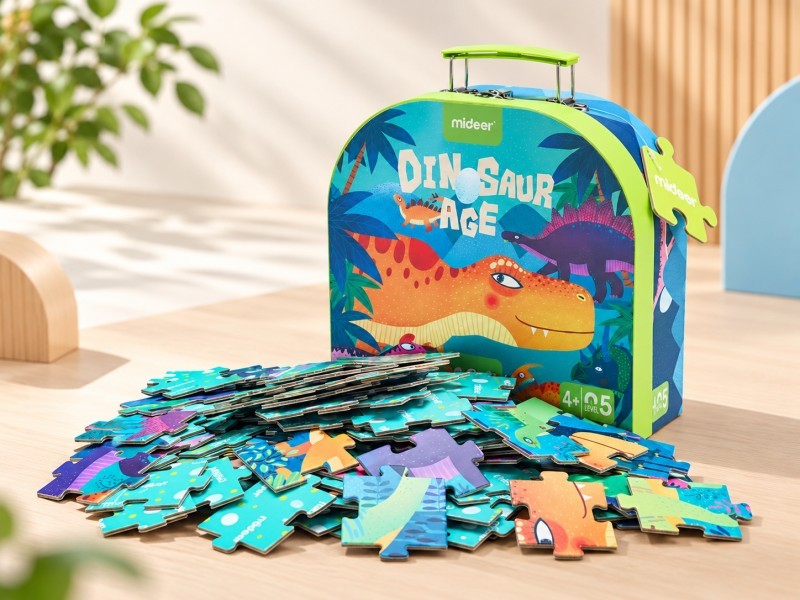 Rigid carrying box with handle for educational toys