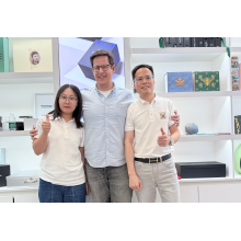 Long-Term German Customer Visits Our Packaging Factory to Discuss a New Concert Packaging Project