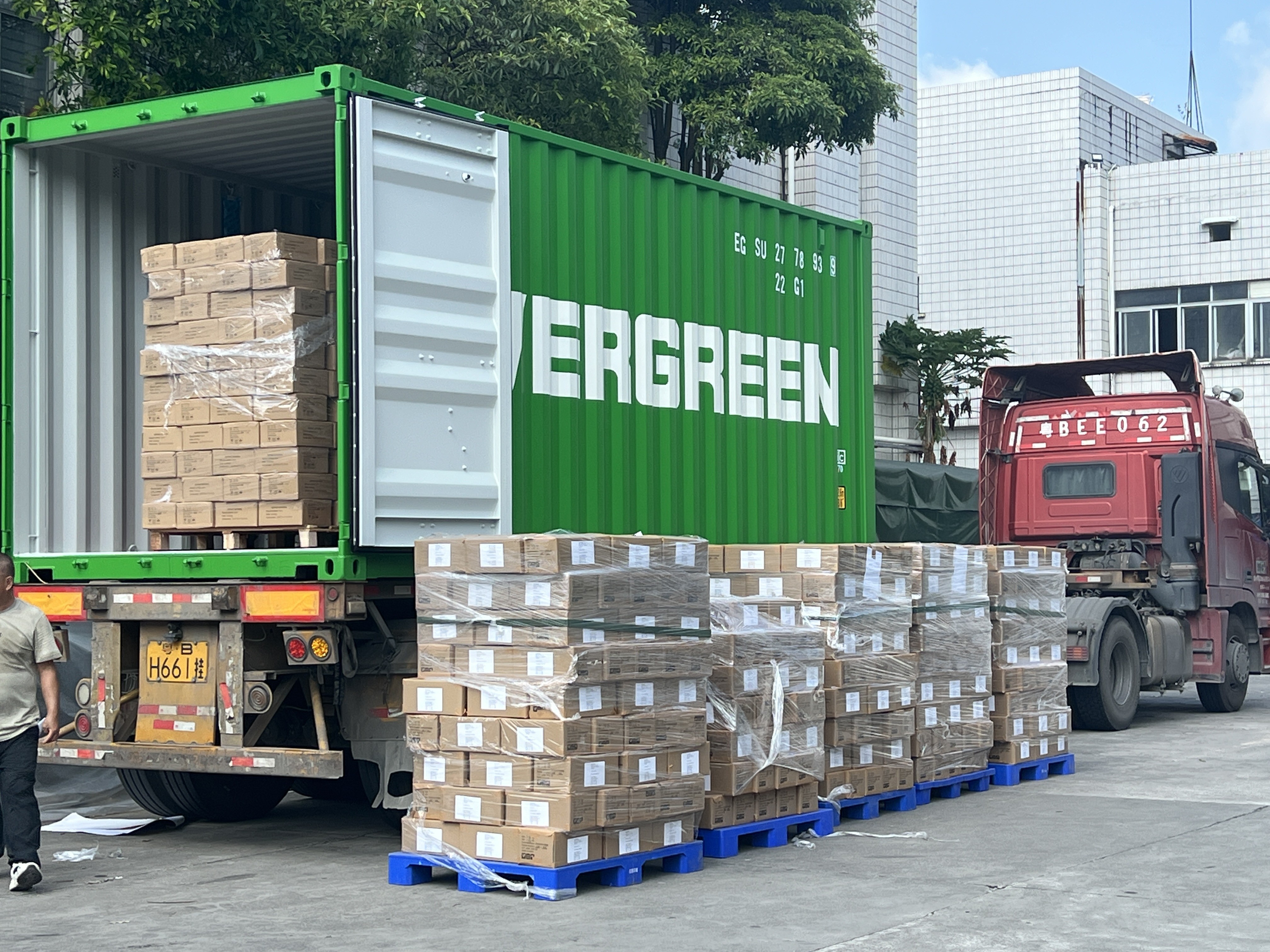 How to Protect Custom Rigid Boxes During International Shipping