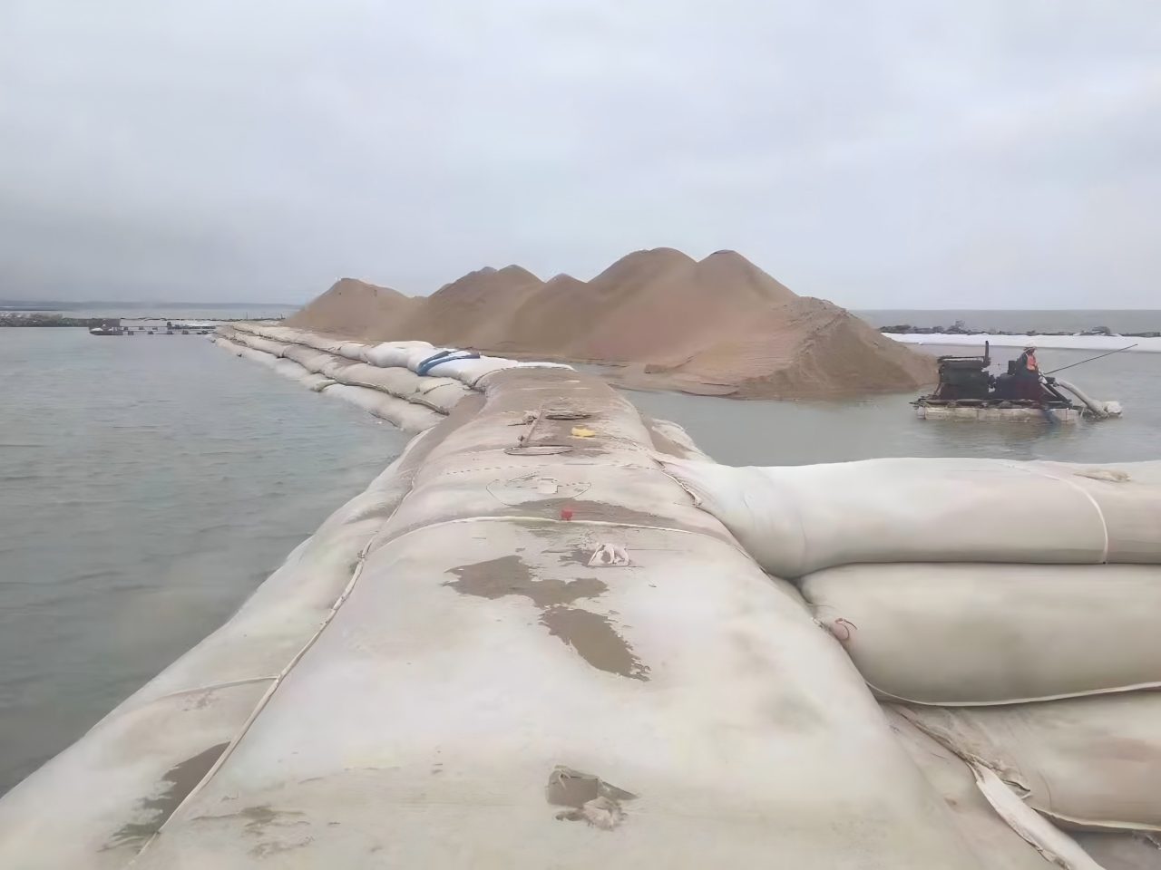 HOKBG Geotextile Tube Cofferdam for Hotel Beach