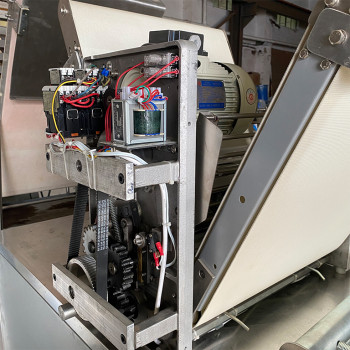 Commercial Dough Sheeter | Tabletop Reversible Folding Design for Pastry & Bakery Use