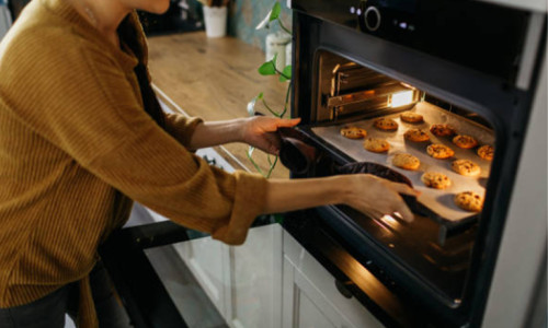Home Ovens vs. Commercial Ovens: Understanding Key Differences in Baking