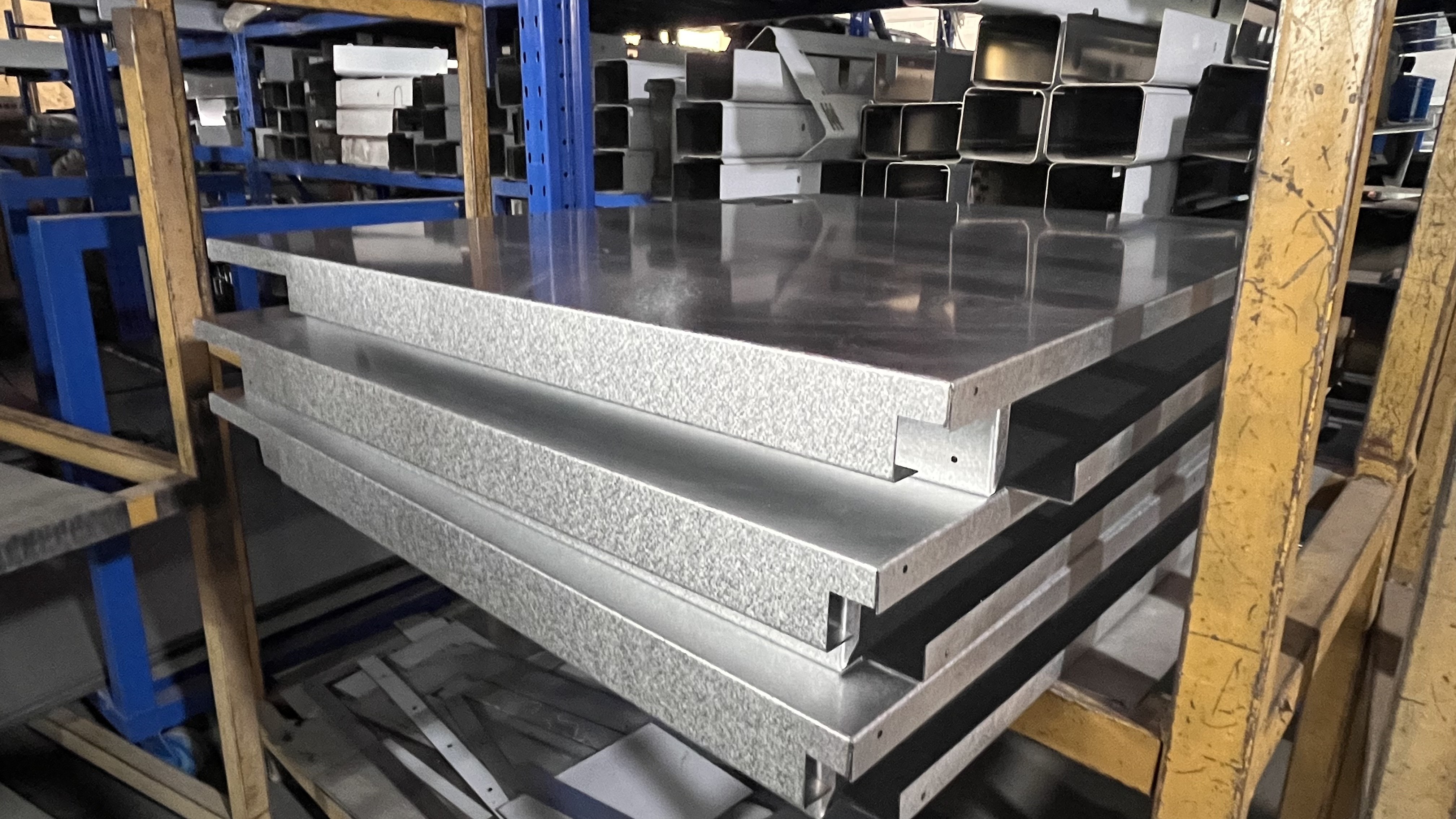 Stainless steel sheet for commercial deck oven